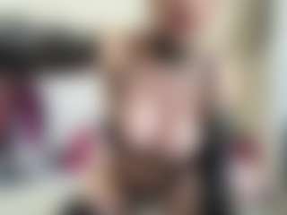 bratzdollchloe's Live Sex Cam Show