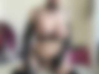 Live cam show with bratzdollchloe - Blue Eyes on Milfs Live