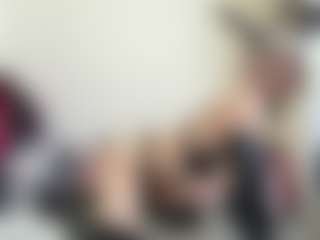bratzdollchloe's Live Sex Cam Show