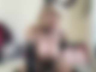 bratzdollchloe's Live Sex Cam Show