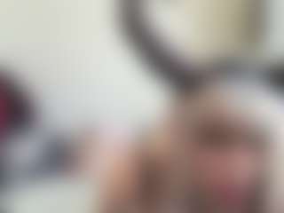 Live cam show with bratzdollchloe - Blonde Hair on Camsoda