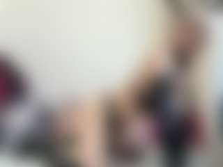 Live cam show with bratzdollchloe - Blonde Hair on Camsoda