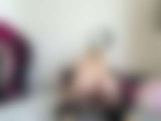 Live cam show with bratzdollchloe - Blonde Hair on madthumbs