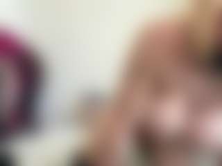bratzdollchloe's Live Sex Cam Show