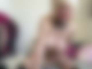 bratzdollchloe's Live Sex Cam Show