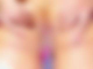 Live cam show with Nadia Bustamante - Shaved Pussy Curvy on Gym Cam Girls