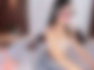 Live cam show with AmyColmann - Butt Plug on AdultVida.com