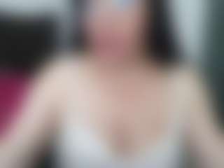 Live cam show with GraceMaturemilf - Mature on UwU Esports