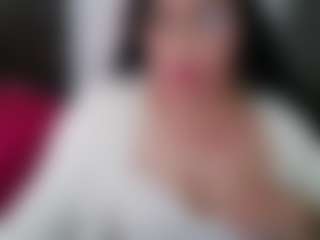 Live cam show with GraceMaturemilf - Camel Toe on fapnchat