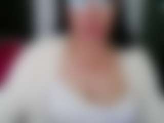 Live cam show with GraceMaturemilf - Mature on StripNow