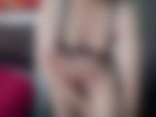Live cam show with GraceMaturemilf - Mature on Dolls Live