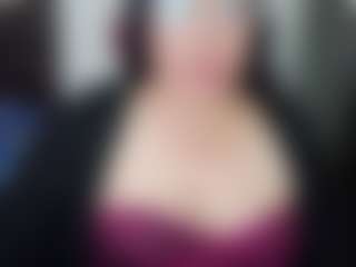 Live cam show with GraceMaturemilf - Smoking on Chatstar