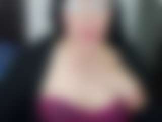 Live cam show with GraceMaturemilf - Normal on Milfs Live