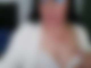 Live cam show with GraceMaturemilf - Drinking on xplaylive.com