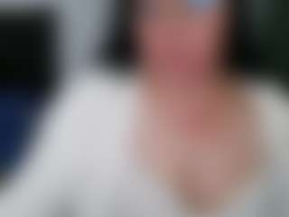Live cam show with GraceMaturemilf - Smoking on xplaylive.com
