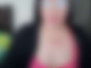 Live cam show with GraceMaturemilf - White on CamSextacy | colombia