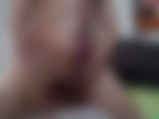 Live cam show with GraceMaturemilf - Camel Toe on hrnylive.com