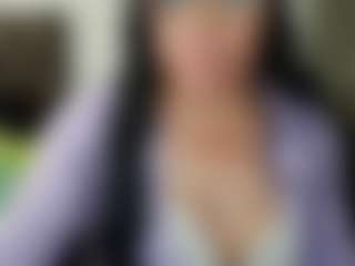 Live cam show with GraceMaturemilf - Nipple Piercings on Camsoda