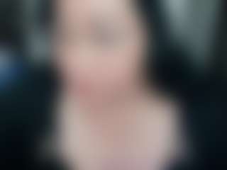 Live cam show with GraceMaturemilf - Nipple Piercings on Camiplay Live