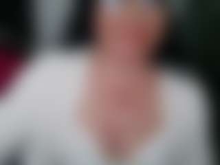 Live cam show with GraceMaturemilf - Small Tits on SxyPornLive