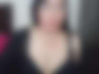 Live cam show with GraceMaturemilf - Smoking on Gym Cam Girls