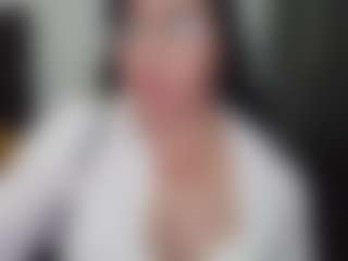 Live cam show with GraceMaturemilf - Small Tits Mature on TeamSkeetLive