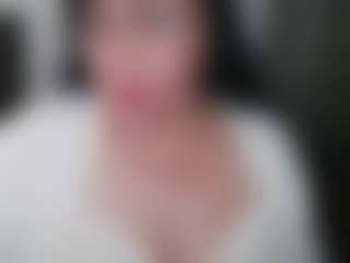 Live cam show with GraceMaturemilf - Small Tits Mature on Camsoda