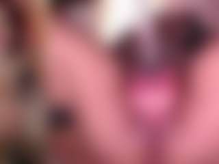 Live cam show with NinaCapelli - Black on livesexfox.com