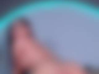 ReinaChloe's Live Sex Cam Show