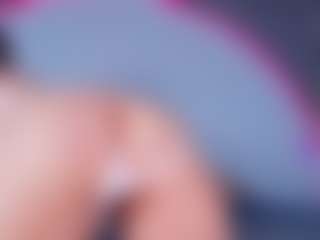 ReinaChloe's Live Sex Cam Show