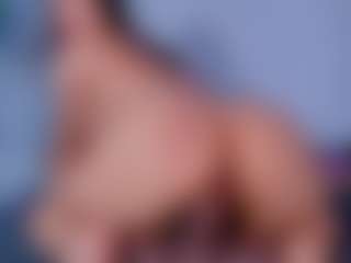 ReinaChloe's Live Sex Cam Show
