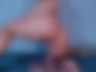 ReinaChloe's Live Sex Cam Show