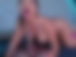 ReinaChloe's Live Sex Cam Show
