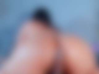 Live cam show with ReinaChloe - Hairy Pussy on Camiplay Live