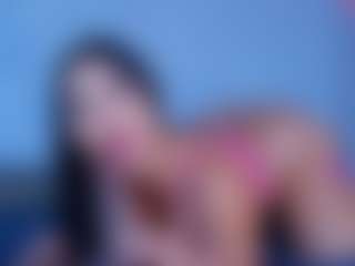 Live cam show with ReinaChloe - Twerk on Camsoda