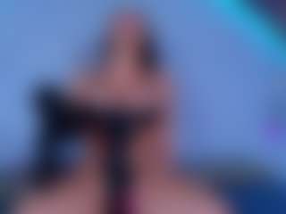 ReinaChloe's Live Sex Cam Show