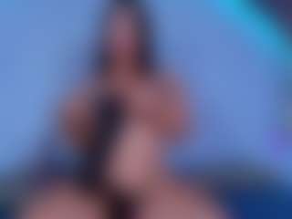ReinaChloe's Live Sex Cam Show