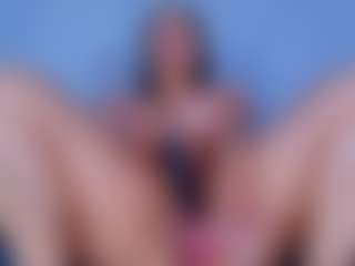 ReinaChloe's Live Sex Cam Show