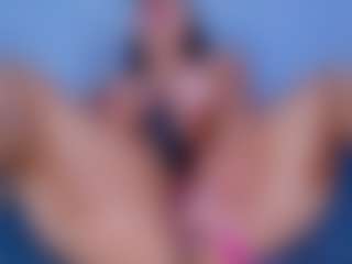 Live cam show with ReinaChloe - Spy Curvy on Camsoda