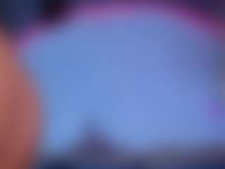 Live cam show with ReinaChloe - Squirt Teen (18+) on Camsoda