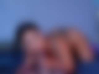 ReinaChloe's Live Sex Cam Show