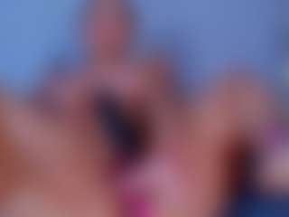 ReinaChloe's Live Sex Cam Show