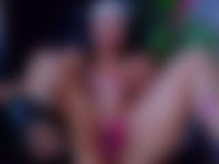 ReinaChloe's Live Sex Cam Show