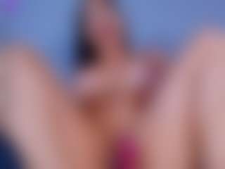 ReinaChloe's Live Sex Cam Show