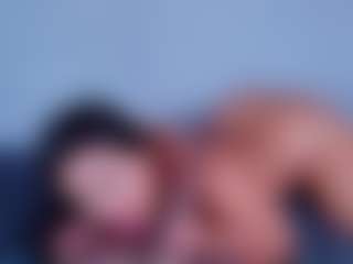 Live-Cam-Show mit ReinaChloe - Hairy Pussy auf Camsoda