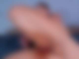 ReinaChloe's Live Sex Cam Show