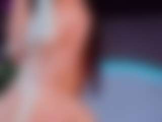 ReinaChloe's Live Sex Cam Show