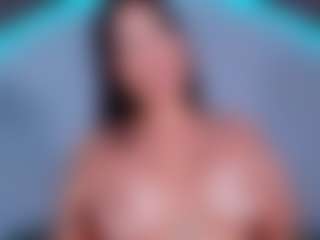 ReinaChloe's Live Sex Cam Show