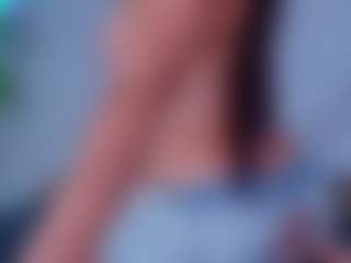 ReinaChloe's Live Sex Cam Show