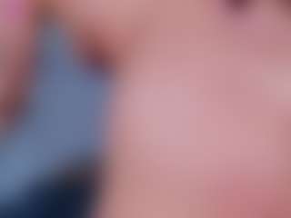 ReinaChloe's Live Sex Cam Show